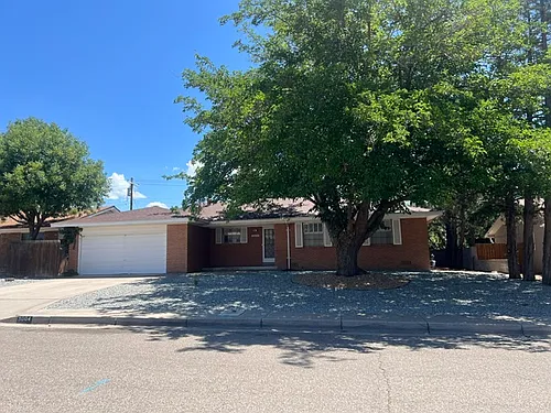 3004 Utah St NE Photo 1