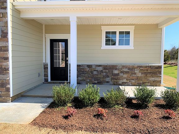 3rd image of 1006 Black Oak Dr