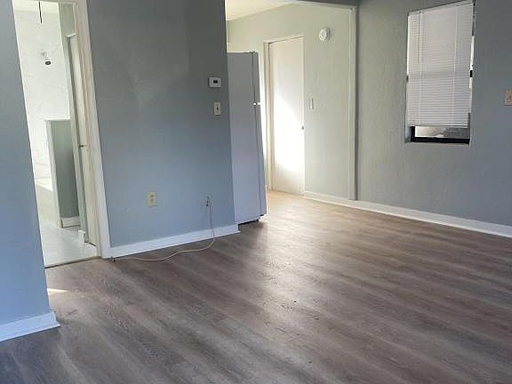 3rd image of 1477 Pierce St