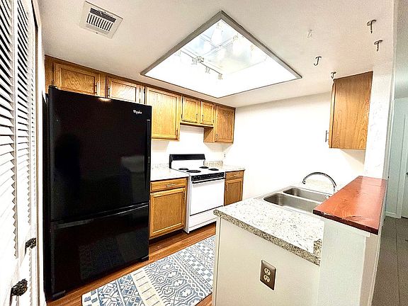 4th image of 7200 SW 8th Ave #B9