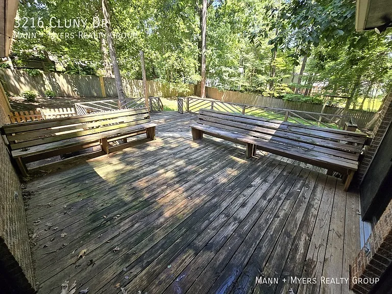 3216 Cluny Dr — Photo 38