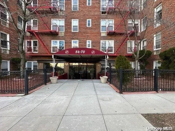 84-70 129 Street N #5U, Kew Gardens, NY 11415