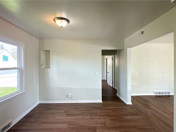 4th image of 17115 Harvard Ave