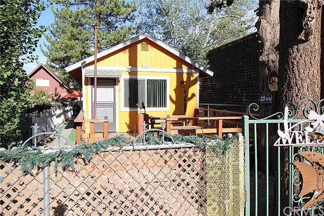 1st image of 1058 Sierra Ave