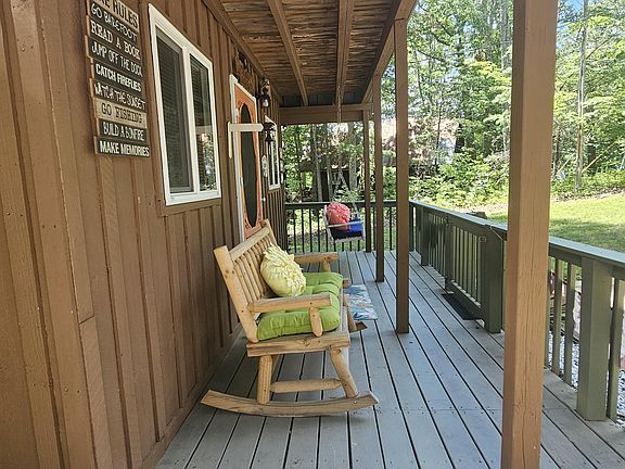 4th image of 425 Turkey Ridge Rd