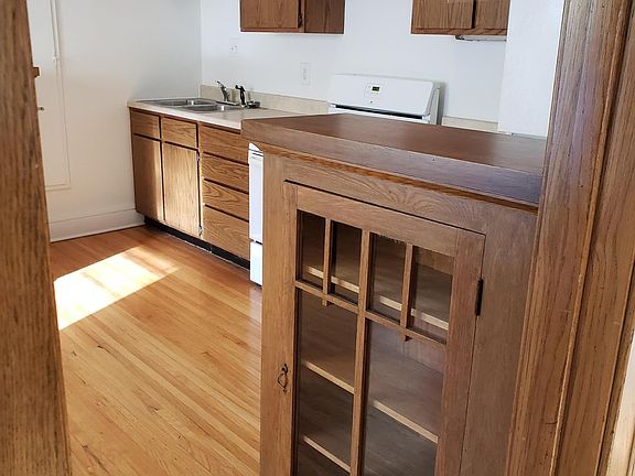 2nd image of 2647 Garfield Ave APT 103