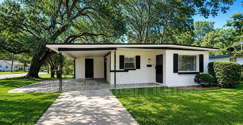 Paxon — Photo 1
