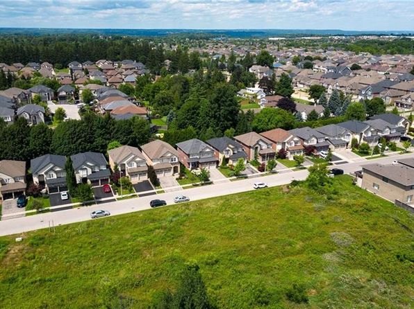 36 Secinaro Ave, Hamilton, ON L9G 0C6