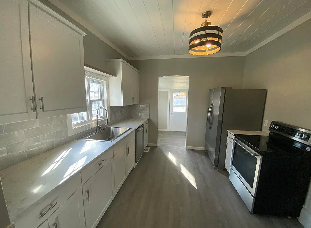 2 bed, 1.5 bath, 1648 sqft, $1,200 — Photo 4