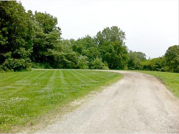4th image of 10 Persimmon Ln