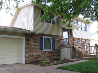 206 Saint Jude Dr, Ste Genevieve, MO 63670