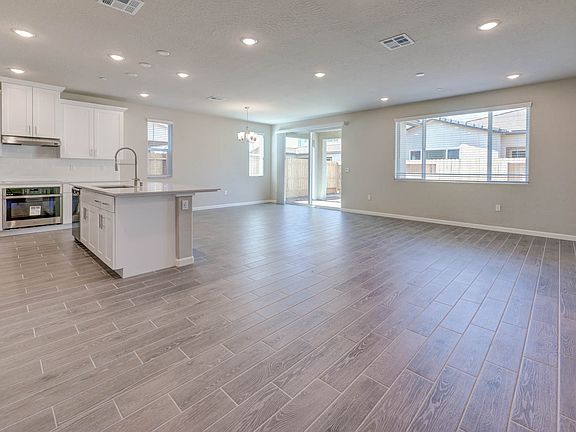3rd image of 853 Eclipse Ln