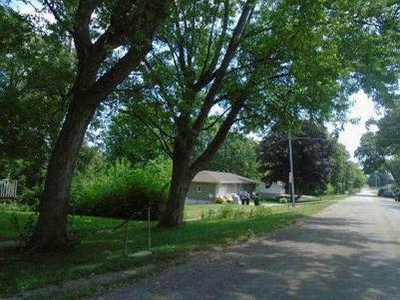 Exterior Neighborhood (street photo)