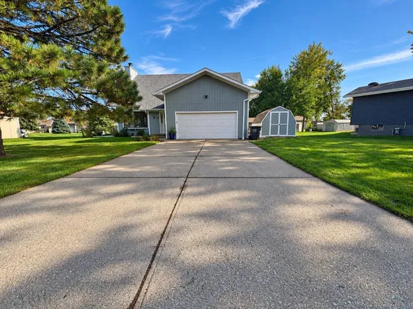 8 Evergreen Ln, McCook Lake, SD 57049
