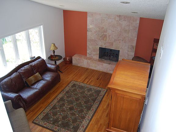 Living Room w/fireplace