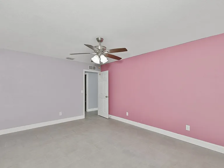8433 Somerset Dr — Photo 17
