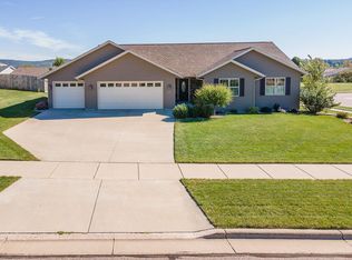 1400 Tillberry Dr, Baraboo, WI 53913
