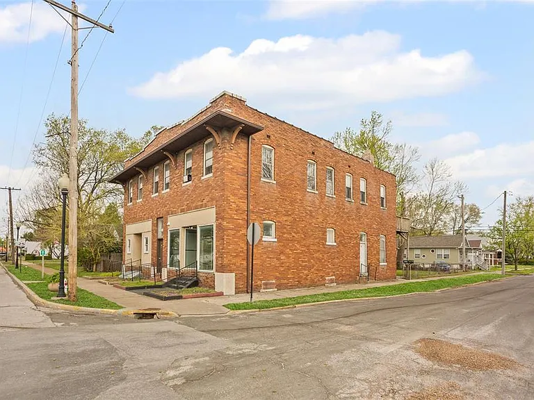 821 Niedringhaus Ave #A — Photo 3