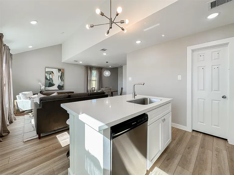 2710 Discovery Trails Ct — Photo 16
