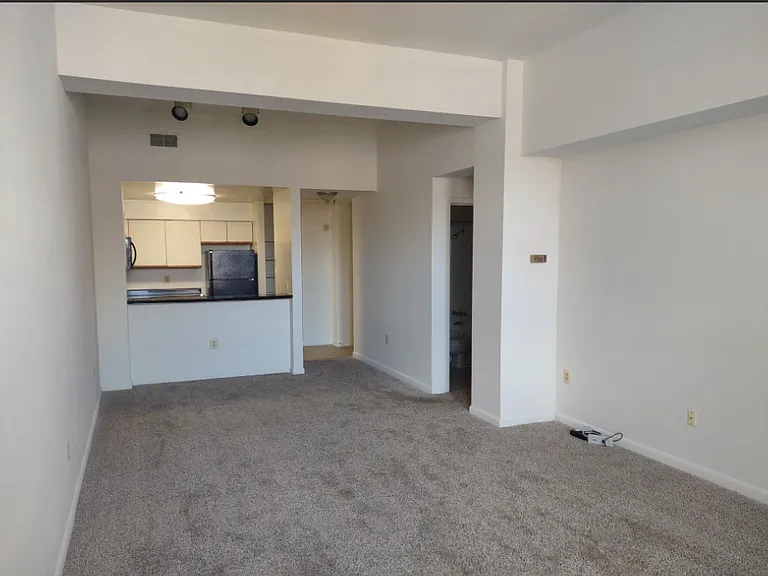 Marlboro Classic Apt & Redwood Square — Photo 88