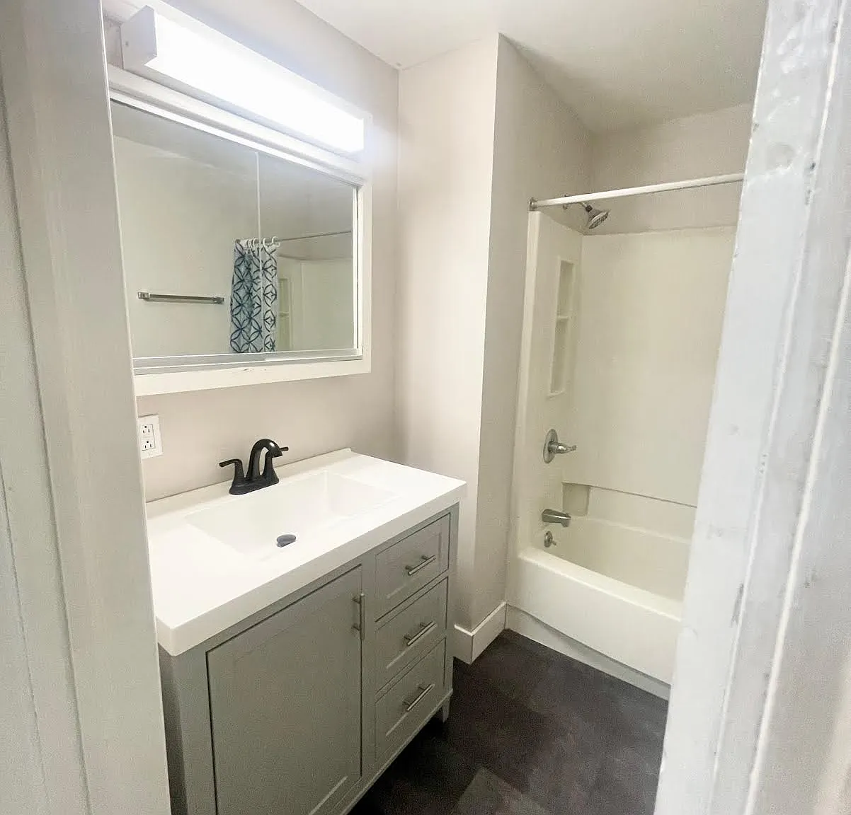 2 bed, $2,300 — Photo 4