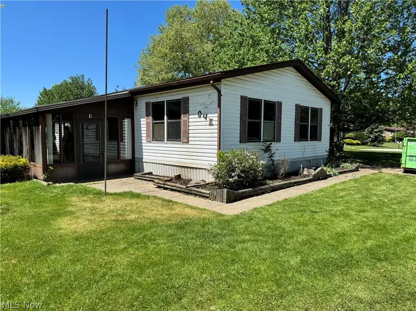 1 Kylie Ct, Olmsted Falls, OH 44138