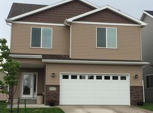 4865 Spencer Ln S, Fargo, ND 58104