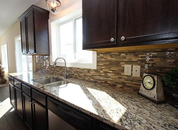 4th image of 621 Tiffany Ln