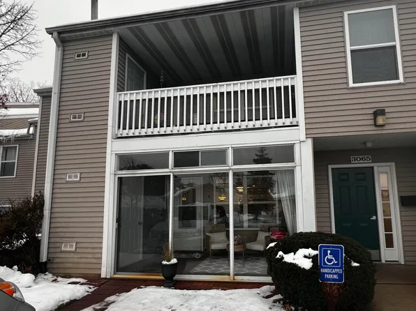 3065 Poplar Creek Dr SE Unit 201, Kentwood, MI 49512