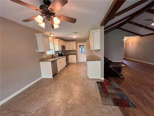319 Lakewood Dr — Photo 5