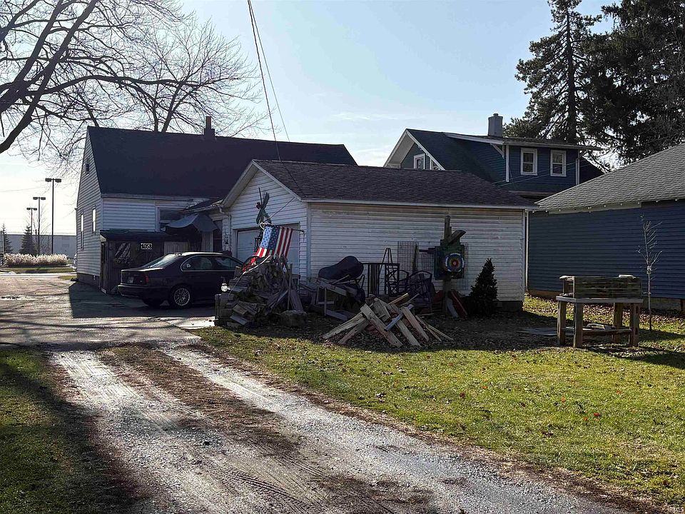 2nd image of 1058 E Market St