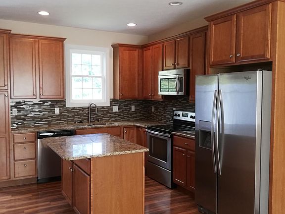 2nd image of 74 Brownstone Ln