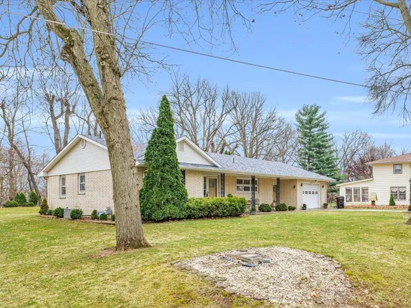 602 S Jefferson St, Mahomet, IL 61853