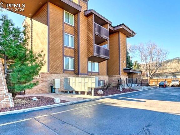 2nd image of 935 Saturn Dr Unit 207