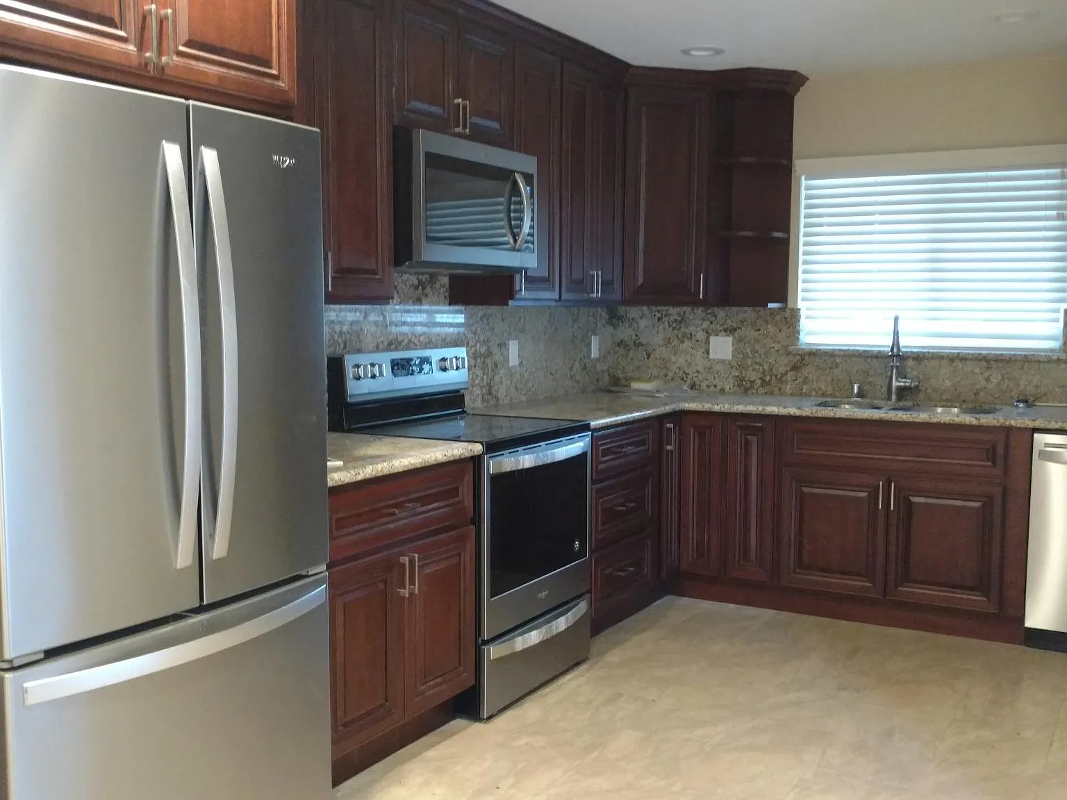 1120 Monterey Dr — Photo 3
