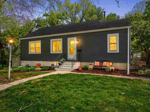 904 Roosevelt St, Iowa City, IA 52240