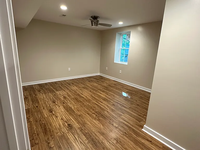 Willow Edge Ct — Photo 2