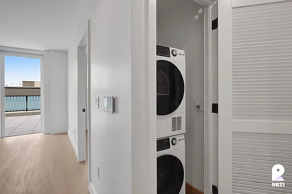 Rented by REZI | media 10