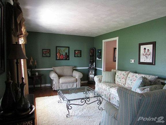 eagle Point living 1 (640x480)