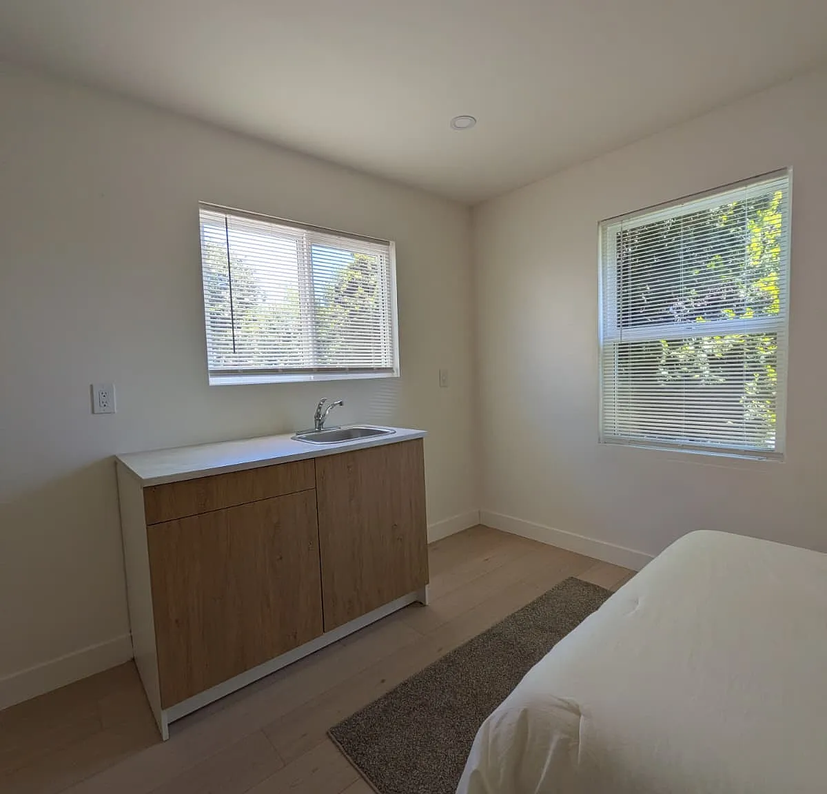 Studio, $1,600 — Photo 1