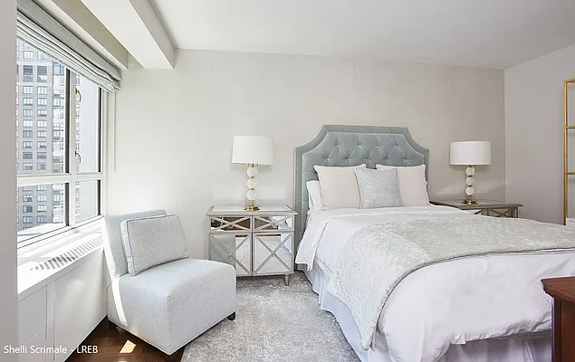 Sold by (Legacy) Shelli Scrimale, LREB | media 6