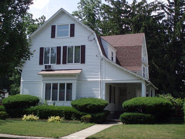 1st image of 810 W Church St