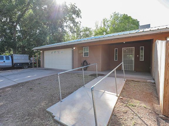 2nd image of 219 Bosque St