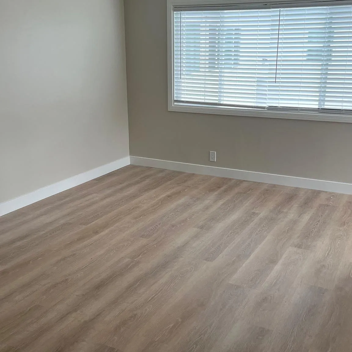 2 bed, 940 sqft, $3,300 — Photo 2