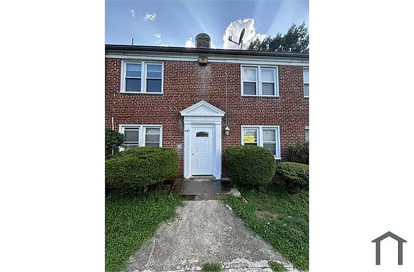 449 Burbank St SE #3 photo 1