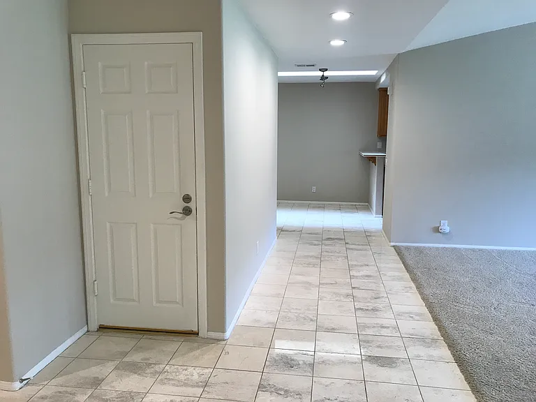 Entry to garage. Nook.