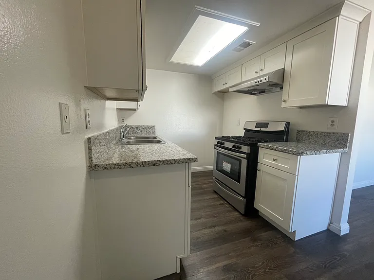 15335 Maplegrove St #11 — Photo 6