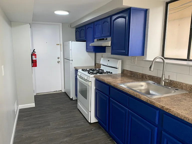 115 Bergen St #1 — Photo 10