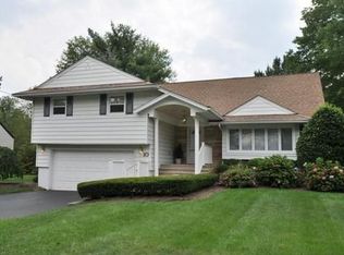 10 Genesee Trl, Westfield, NJ 07090