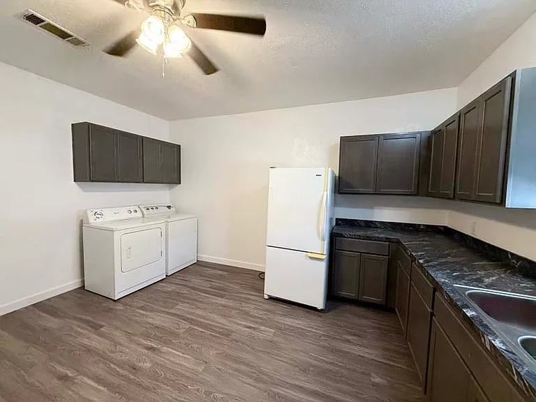 1706 Saunders St #2 — Photo 2